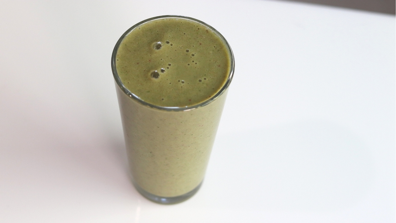 Strawberry Chickpea Spinach Smoothie – 